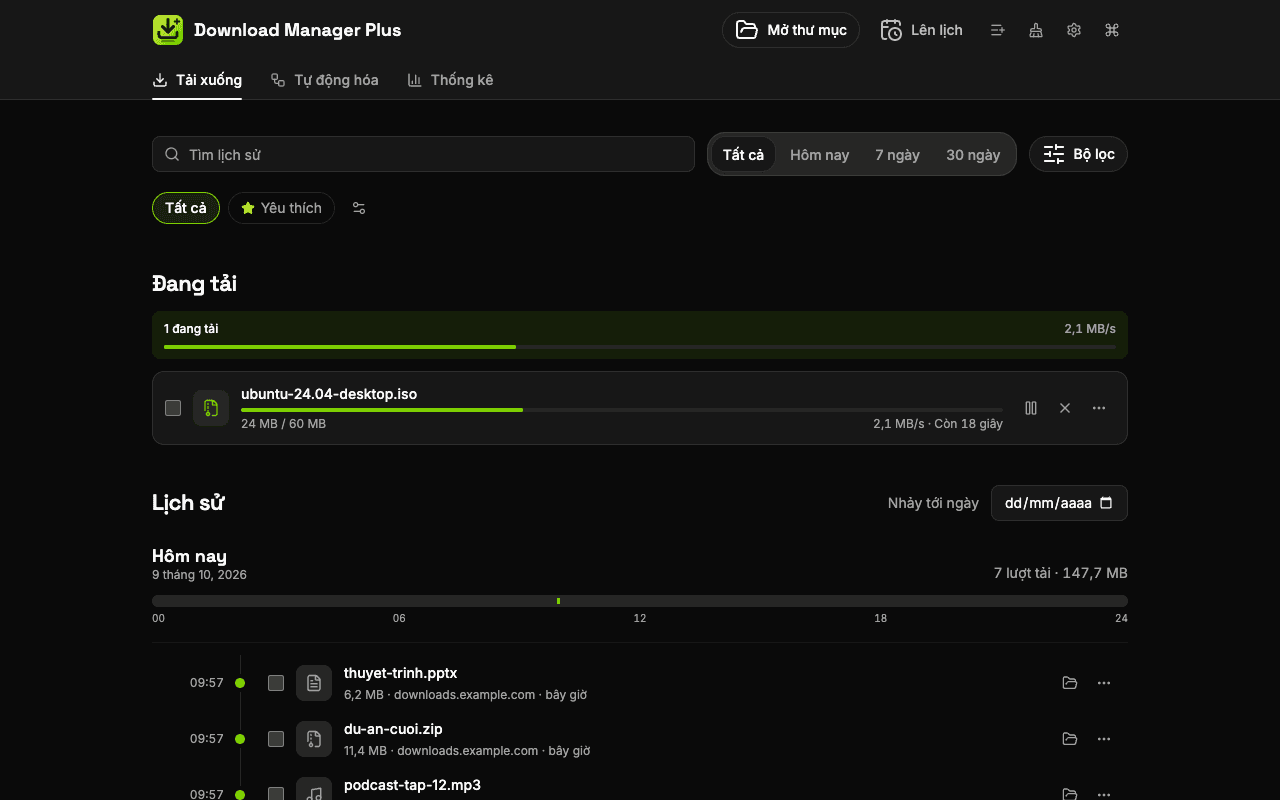Trình quản lý tải cả trang của Download Manager Plus liệt kê mọi lượt tải: một tạm dừng, một đang chạy với tốc độ và thời gian còn lại, một thất bại với nút thử lại và vài lượt hoàn tất với liên kết tới thư mục